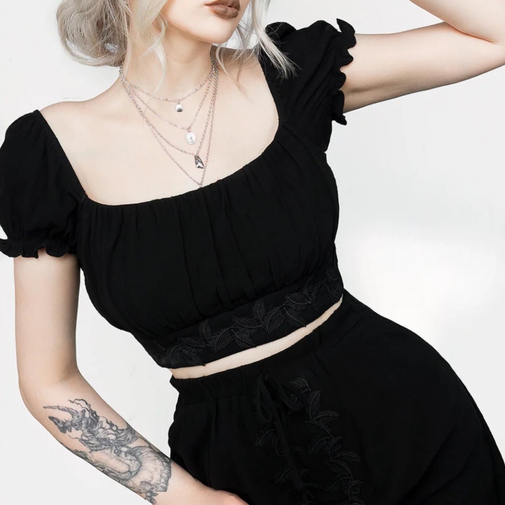 Vine Textured Crop Top